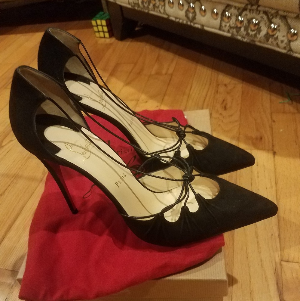 Authentic Christian Louboutin RIRI Pumps